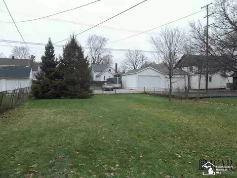 618 Harrison, Monroe, MI 48161 photo 4
