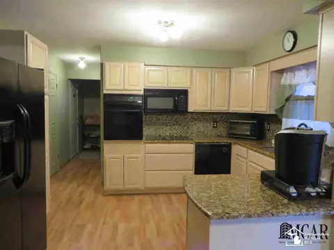 1841 W Hurd, Monroe, MI 48162 photo 2