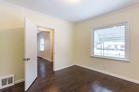 719 Lowell, Jackson, MI 49202 photo 15