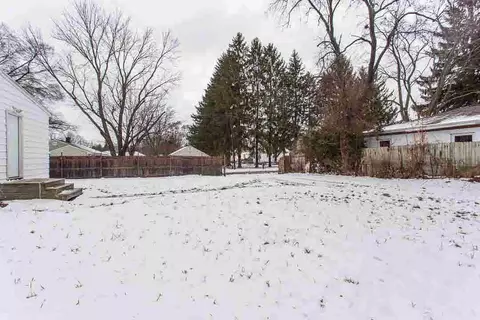 719 Lowell, Jackson, MI 49202 photo 7