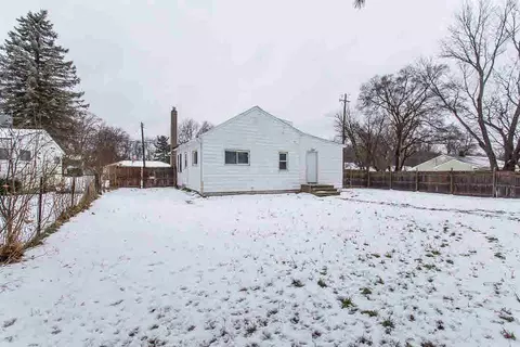719 Lowell, Jackson, MI 49202 photo 5