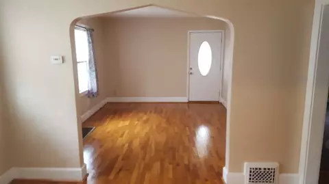 642 W Monroe, Jackson, MI 49202 photo 2
