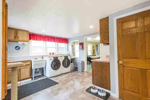 1801 N Sutton, Jackson, MI 49202 photo 2