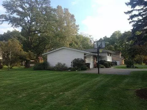 6981 Surrey, Jackson, MI 49201 photo 3