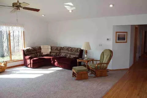 2860 Blackman, Jackson, MI 49201 photo 3
