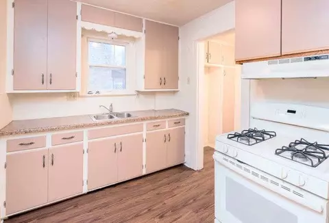109 N Thompson, Jackson, MI 49202 photo 6