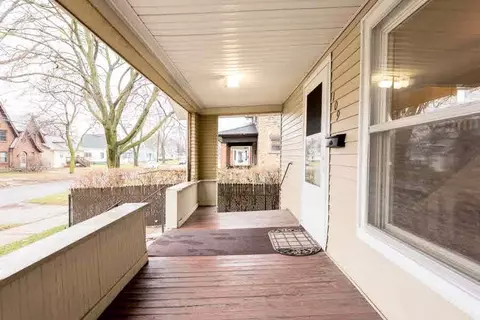 109 N Thompson, Jackson, MI 49202 photo 2