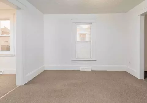 109 N Thompson, Jackson, MI 49202 photo 5