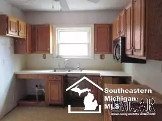 535 Godfroy, Monroe, MI 48162 photo 3