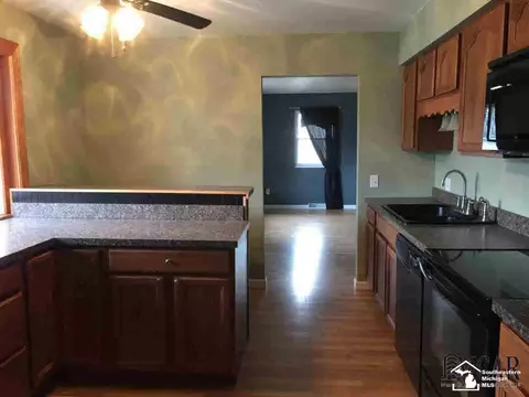 10797 Secor, Temperance, MI 48182 photo 4