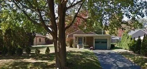 902 S Thompson, Jackson, MI 49203 photo 1