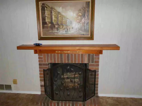 902 S Thompson, Jackson, MI 49203 photo 4
