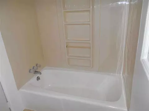 902 S Thompson, Jackson, MI 49203 photo 9