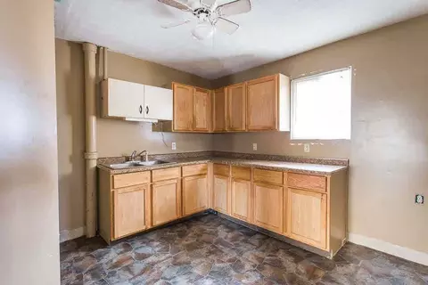 406 Griswold, Jackson, MI 49203 photo 6