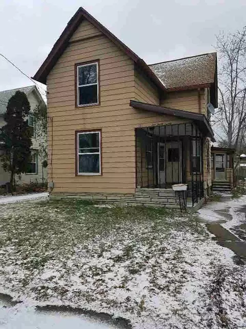 137 Bates, Jackson, MI 49202 photo 1