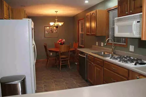 211 Hackett, Jackson, MI 49202 photo 6