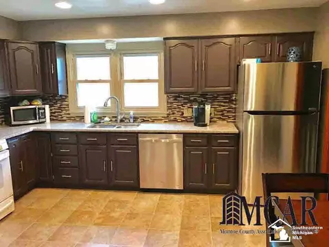 3735 Vivian, Monroe, MI 48162 photo 3