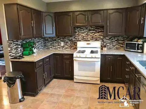 3735 Vivian, Monroe, MI 48162 photo 4