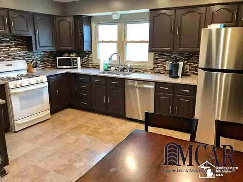 3735 Vivian, Monroe, MI 48162 photo 2