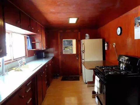 1118 Walker, Jackson, MI 49202 photo 2