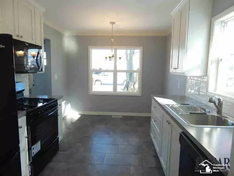 588 First, Dundee, MI 48131 photo 5