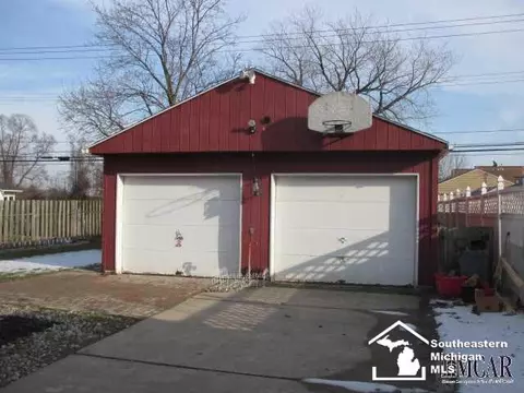 428 Bentley, Monroe, MI 48162 photo 3