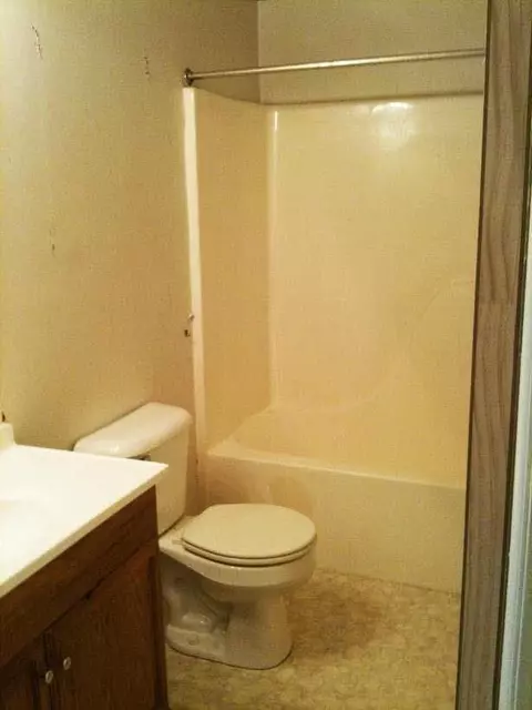 931 Williams, Jackson, MI 49203 photo 4