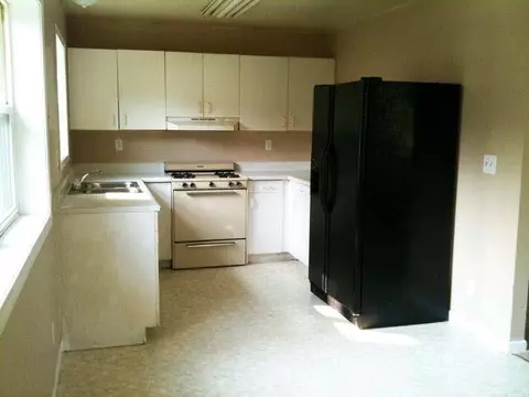 931 Williams, Jackson, MI 49203 photo 2
