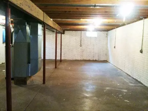 931 Williams, Jackson, MI 49203 photo 6