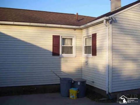 427 Bentley, Monroe, MI 48162 photo 5