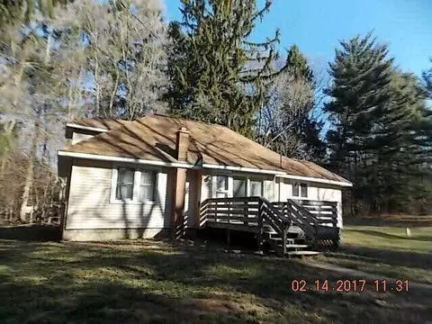 4483 Springbrook, Jackson, MI 49201 photo 2