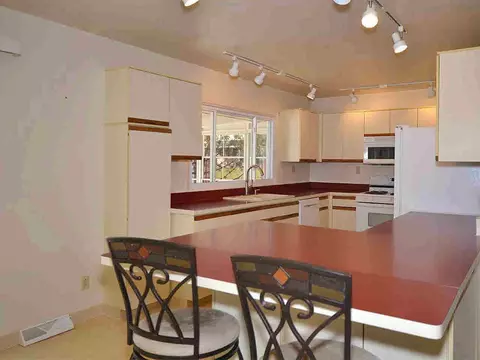 1855 W Argyle, Jackson, MI 49202 photo 4