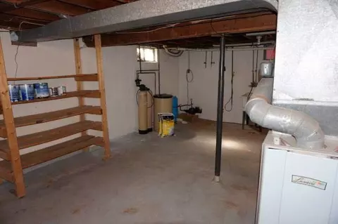 6376 Lansing, Jackson, MI 49201 photo 17