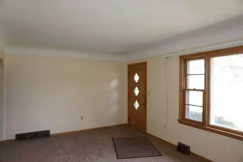 6376 Lansing, Jackson, MI 49201 photo 6