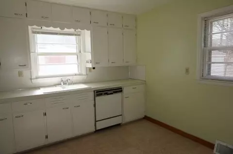 6376 Lansing, Jackson, MI 49201 photo 11