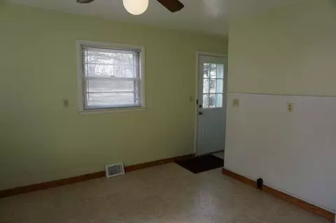 6376 Lansing, Jackson, MI 49201 photo 12