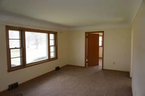 6376 Lansing, Jackson, MI 49201 photo 3