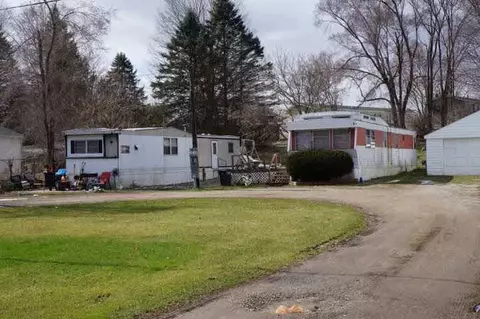 6376 Lansing, Jackson, MI 49201 photo 24