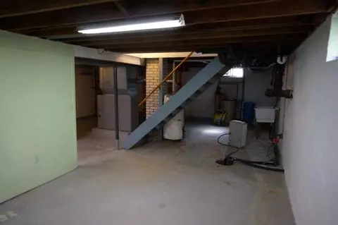 6376 Lansing, Jackson, MI 49201 photo 16
