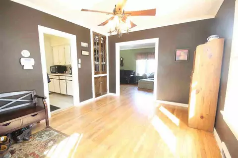 1688 Warren, Jackson, MI 49203 photo 9