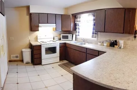 1117 Maynard, Jackson, MI 49201 photo 5