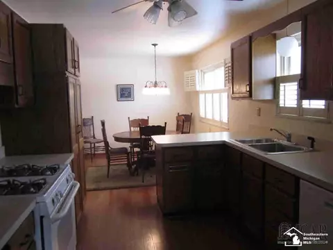 526 Augusta, Monroe, MI 48161 photo 5