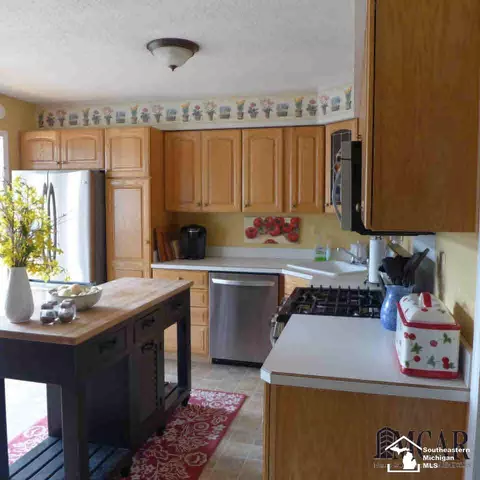 815 Kent, Carleton, MI 48117 photo 11
