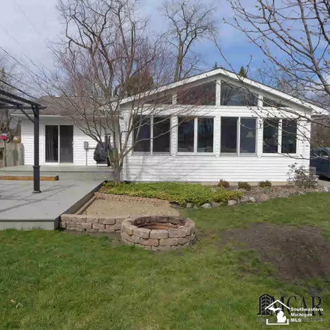 815 Kent, Carleton, MI 48117 photo 2
