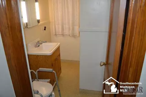 258 Monroe, Carleton, MI 48117 photo 18