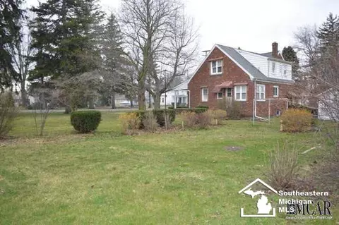 258 Monroe, Carleton, MI 48117 photo 5