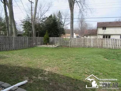 1408 Longfellow, Temperance, MI 48182 photo 12