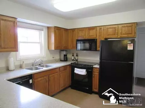 1408 Longfellow, Temperance, MI 48182 photo 32