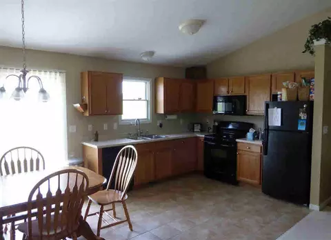 421 Constitution, Brooklyn, MI 49230 photo 13