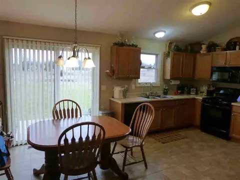 421 Constitution, Brooklyn, MI 49230 photo 14